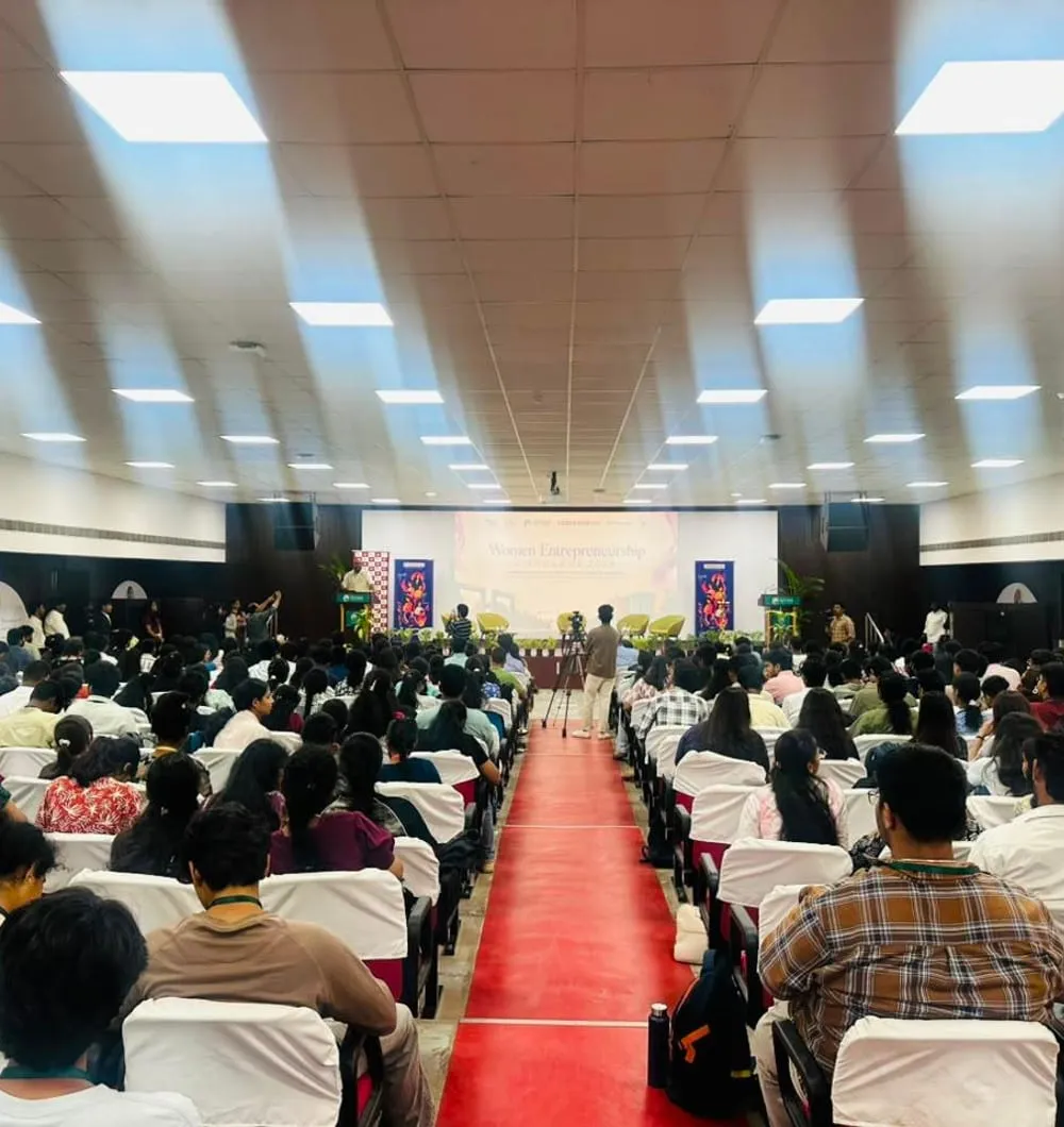 A full auditorium facing the stage at the Women Entrepreneurship Conclave.